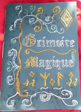 GRIMOIRE LIVRE DES OMBRES FAIT MAIN ESOTERISME MAGIE VOYANCE COULEUR VERT