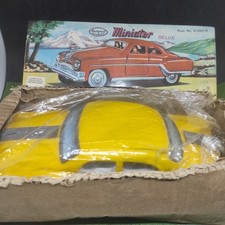 Minister de lux jouet en tôle