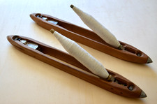 2 Anciennes Navette de métier à tisser bois Naturel + bobine de fil années 1950