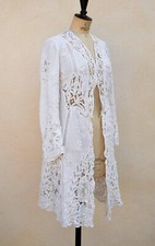 Ancien manteau d'été en lin appliqué de dentelle aux lacets Luxeuil 1900 1910