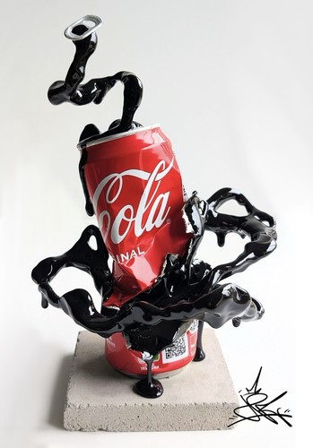 Sculpture cola street art - cola,,