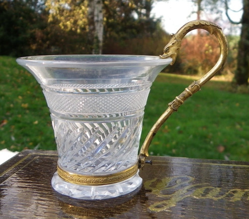 Tasse cristal taillé à - tasse, en