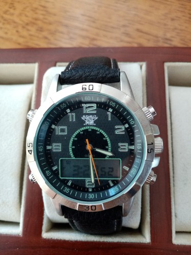 Imposante montre quartz - , spirit
