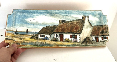 Superbe plat signé - ,