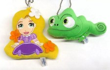 Ensemble d'insignes de poupée en peluche Raiponce & Pascal emmêlés Tokyo Disn...