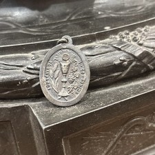 Ancienne Médaille Religieuse  XIXe en argent calice communiante