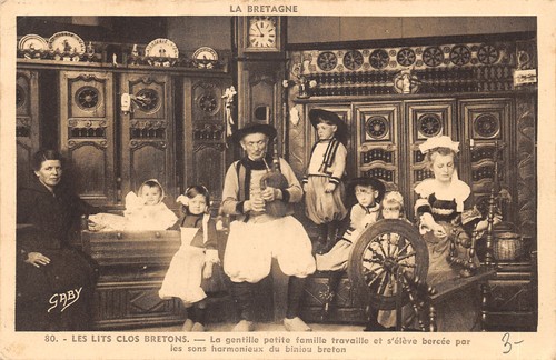 Scene bretonne lits - bretonne-lits, clos