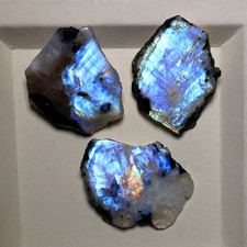 Ensemble de dalles en pierre