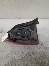 Feu arriere principal droit