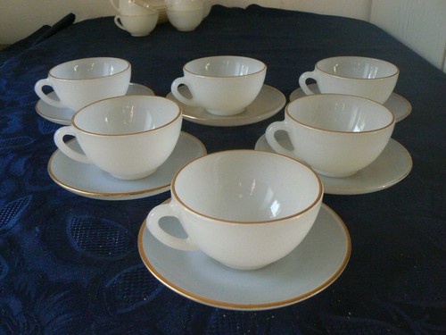 Anciennes grandes tasses - anciennes,