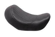 Banquette Solo, Assise