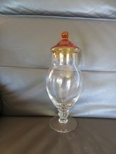 ancien pot en verre et sont