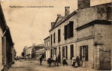 CPA PAUILLAC - La gendarmerie