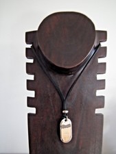 Collier Cuir Noir / Pendentif Plaque Métal argenté - Bijoux UNISEX colliers