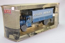 LG061 IXO Camions Autrefois 28 1/43 Camion Berliet GDR 7W Huiles Berliet 1947