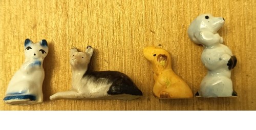 Objets feves chiens chat - et,