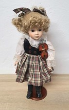 Poupée d'artiste poupée en