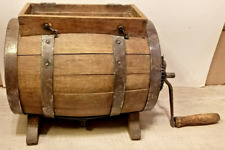 Ancienne baratte à beurre normande forme de tonneau bois cerclé avec manivelle