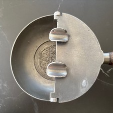 CENDRIER ANCIEN EN ÉTAIN ET