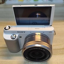 SONY Alpha NEX-F3 w/ 16-50m