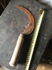 Ancienne Faucille à herbe serpette fauchage, outil de jardinier  (cultivateur).