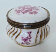 Ancienne boîte à pilules en