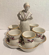 Ancien présentoir à oeufs, fermière 6 coquetiers en porcelaine Décor fleurs  