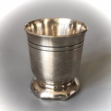 Coquetier ou verre à liqueur