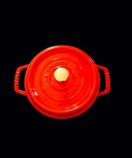 Cocotte en fonte Staub "Rouge Cerise"