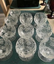 verre en cristal marque baccarat, bon état, 9 verres 6 gros et 3 petits