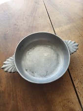 Ecuelle À Oreille bouillon en étain ancien Art populaire collections Bon État