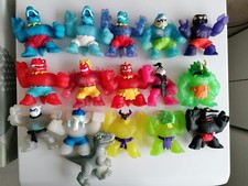 Gros lot de 16 figurines