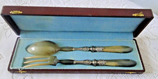 Couverts à salade anciens dans leur coffret corne et manche fourré