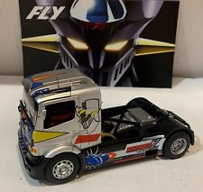 SLOT CAR FLY TRUCK 67 Camion Mercedes Édition Spéciale Mazinger Z