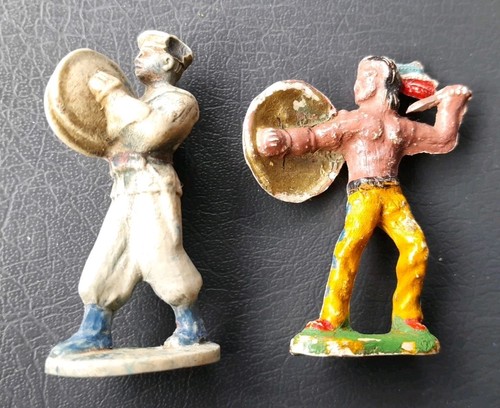 Anciennes figurines plastique