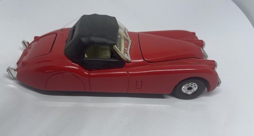 Corgi jaguar 120 red - 120,