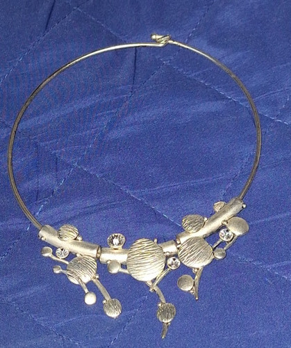 Collier ras cou semi - collier, de