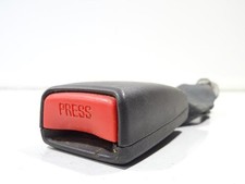 Attache ceinture arriere droit NISSAN NAVARA 1 PHASE 1 88842EA11A