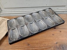 Ancien moule à madeleines
