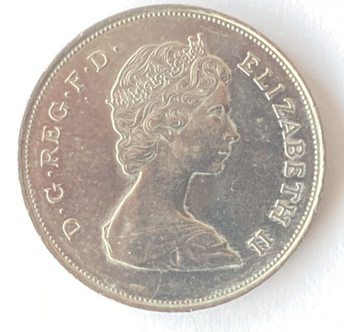Jolie médaille reine - jolie,