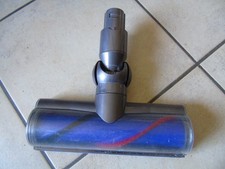 Brosse Dyson V6 sv05 fonctionne très bien et propre va que sur v6 sv05