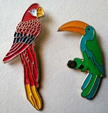 Pin's  oiseaux  perroquet -