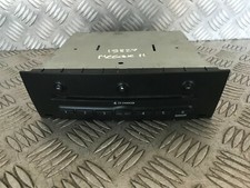 Chargeur CD - RENAULT MEGANE II (2) - Référence : 8200084437-A