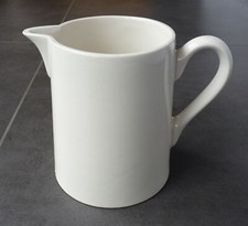 Grand pichet en faïence genre Sarreguemines