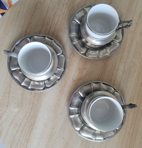 Lot ancienne tasses à - de,