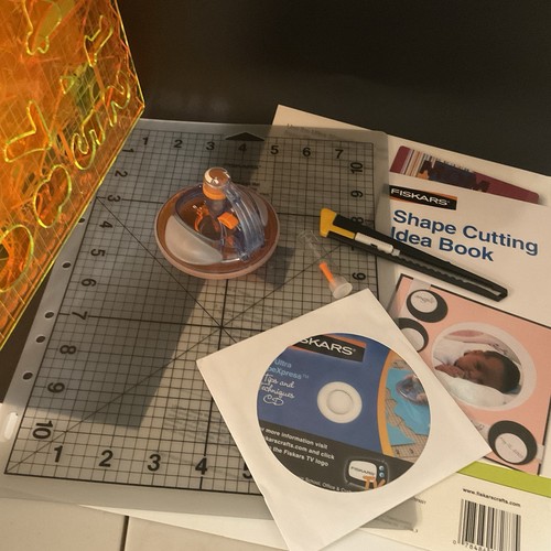 Fiskars shape cutter kit - cutter,