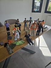 Gros lot de 13 action man vintage avec accessoires 