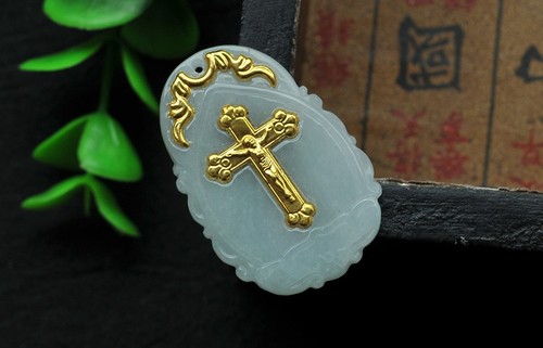 Magnifique pendentif croix - magnifique,