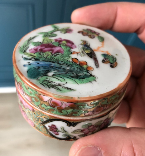 Jolie petite boite porcelaine - jolie,