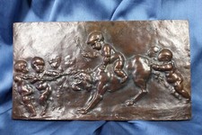 Plaque bronze Clodion. Chat avec satyres. Signé. Plaque de bronze Clodion. Signé